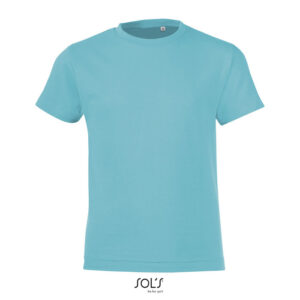 T-shirt with logo REGENT FIT kid T-shirt with logo in single jersey cotton with side seam. Ribbed elastic collar and taped neck. No-Label. Fabric details: 150g/m² 100% ring-spun semi-combed cotton. OEKO-TEX. Only sold with print. Sizes - 2 yrs: 86-94cm (M), 4 yrs: 96-104cm (L), 6 yrs: 106-116cm (XL), 8 yrs: 118-128cm (XXL), 10 yrs: 130-140cm (3XL), 12 yrs: 142-152cm (4XL). Depending on the surface we can use embroidery, engraving, 360° imprint or screen print.
