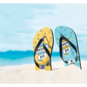 Gadget with logo Slippers DO MEL Sublimation beach slippers with logo with PVC straps. Sole made of rubber with polyester top cloth. Size 38-41. Item can only be ordered printed. Available color: Black Dimensions: 33X27X1.2CM Width: 27 cm Length: 33 cm Height: 1.2 cm Volume: 2.129 cdm3 Gross Weight: 0.461 kg Net Weight: 0.419 kg Magnus Business Gifts is your partner for merchandising, gadgets or unique business gifts since 1967. Certified with Ecovadis gold!