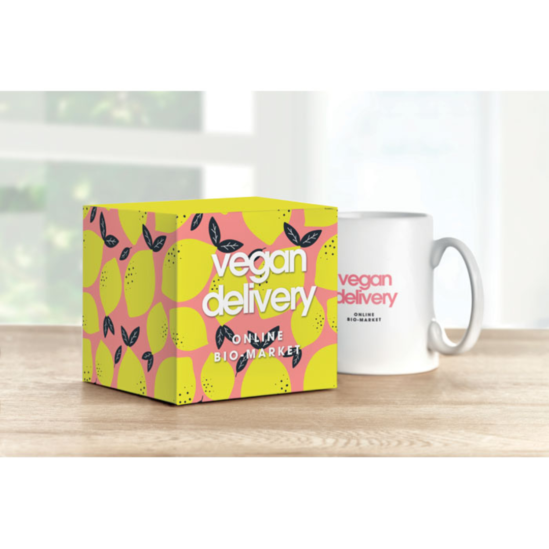 Gadget with logo carton gift box BOX Sublimation carton gift box for mugs. ( Mug not included!) Item can only be ordered printed and in combination with a printed mug: MO8040, MO8422, MO9156, MO6118,MO6117, KC7062 and MO6208. Dimensions: 10,5X10X10 CM Width: 10 cm Length: 10.5 cm Height: 10 cm Volume: 0.086 cdm3 Gross Weight: 0.031 kg Net Weight: 0.029 kg Magnus Business Gifts is your partner for merchandising, gadgets or unique business gifts since 1967. Certified with Ecovadis gold!