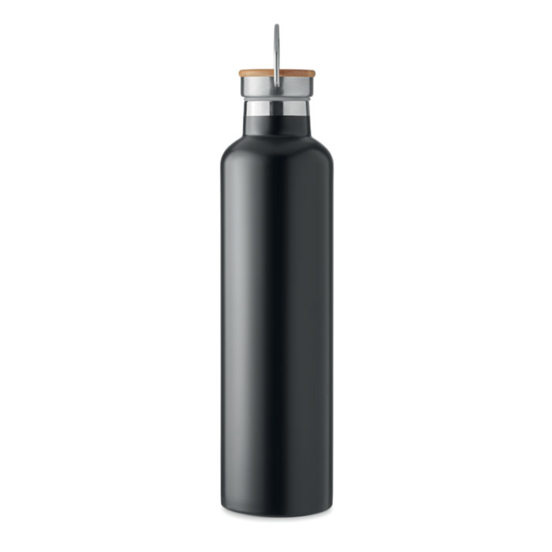 Water bottle with logo HELSINKI LARGE Double wall Stainless Steel insulating vacuum water bottle with logo with bamboo lid and carry handle. Capacity: 1L. Keep your drinks cold or hot with this insulated bottle. Bring your favourite coffee, tea or hot chocolate with you by carrying the flask by its handle. The bamboo lid gives this stainless steel flask a nice, natural touch. Available color: Dark Navy, Matt Silver, Black Dimensions: Ø8X31.5CM Height: 31.5 cm Diameter: 8 cm Volume: 3.2 cdm3 Gross Weight: 0.567 kg Net Weight: 0.469 kg Magnus Business Gifts is your partner for merchandising, gadgets or unique business gifts since 1967. Certified with Ecovadis gold!