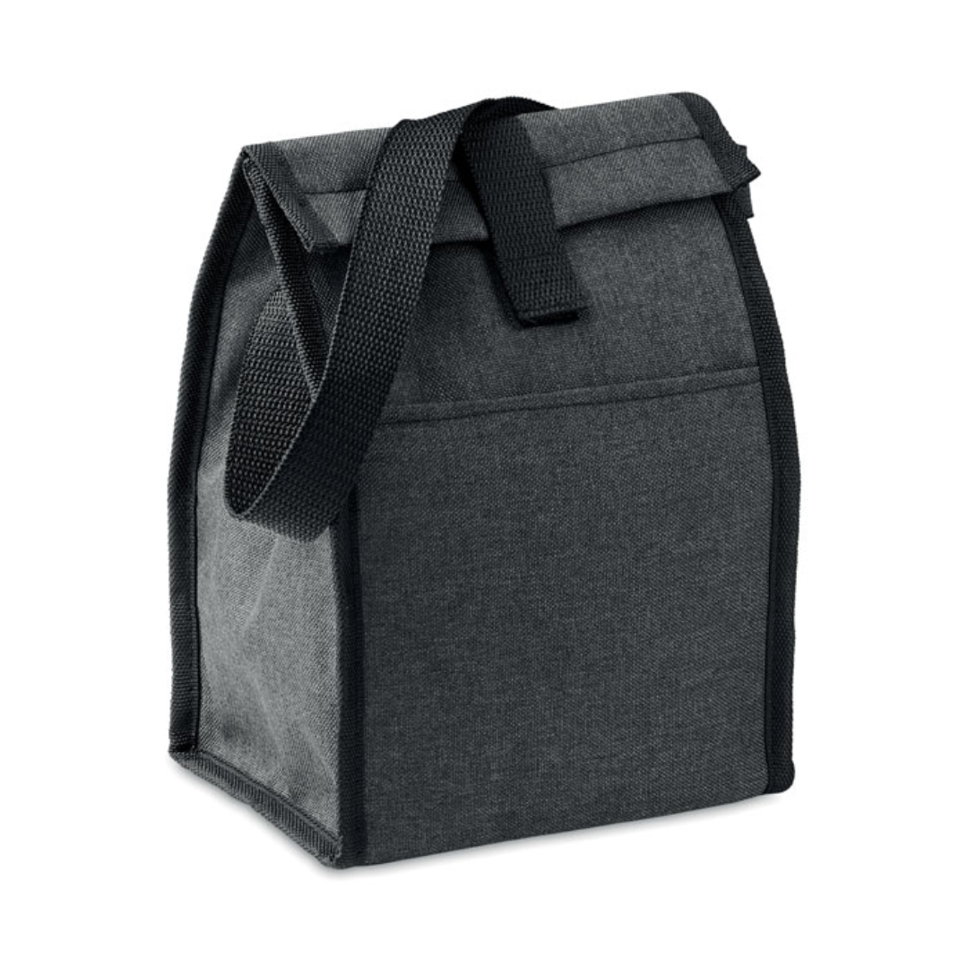 Gadget with logo Lunch box BOBE Insulated lunch bag in 600D RPET with front pocket. Capacity 3L. Insulation material: 2 mm PE foam with aluminium foil. Keep your food and drinks fresh with his bag made from recycled PET plastic. Bring a healthy home made lunch to work or take the bag with you to a picnic. Available color: Black Dimensions: 26X14X18CM Width: 14 cm Length: 26 cm Height: 18 cm Volume: 0.89 cdm3 Gross Weight: 0.1 kg Net Weight: 0.088 kg Magnus Business Gifts is your partner for merchandising, gadgets or unique business gifts since 1967. Certified with Ecovadis gold!