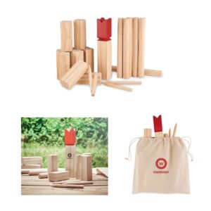Beach gadget with logo game KING Beach gadget with logo outdoor game in pine wood with cotton draw cord bag. Includes 10pcs short square stick, 4pcs pointy stick, 6pcs round stick and 1pc King stick. Depending on the surface we can use embroidery, engraving, 360° imprint or screen print.