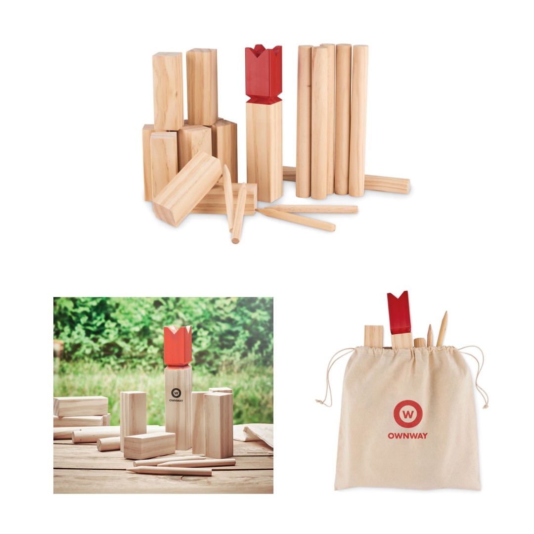 Beach gadget with logo game KING Beach gadget with logo outdoor game in pine wood with cotton draw cord bag. Includes 10pcs short square stick, 4pcs pointy stick, 6pcs round stick and 1pc King stick. Depending on the surface we can use embroidery, engraving, 360° imprint or screen print.