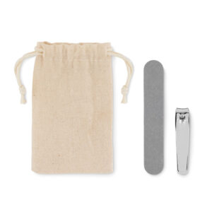 Gadget with logo Manicure set NAILS UP Manicure set with logo in a cotton drawcord pouch. Includes a nail file and a nail clippers. Take good care of your finger nails with this small manicure set. Easy to take with you and to gift it to someone. Available color: Beige Dimensions: 11,8X7,3CM Width: 7.3 cm Length: 11.8 cm Volume: 0.084 cdm3 Gross Weight: 0.028 kg Net Weight: 0.02 kg Magnus Business Gifts is your partner for merchandising, gadgets or unique business gifts since 1967. Certified with Ecovadis gold!