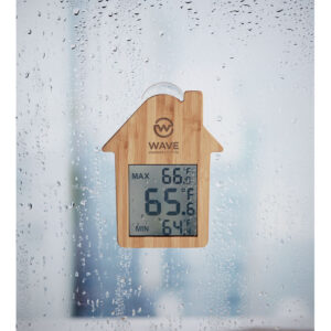 Gadget with logo weather station HISA Gadget with logo, House-shaped weather station in bamboo with suction cup on the back. 1 LR44 battery included. The LED display shows the current, minimum and maximum temperature. Bamboo is a natural product, there may be slight variations in color and size per item, which can affect the final decoration outcome. Available color: Wood Dimensions: 12X8,8X2,6 CM Width: 8.8 cm Length: 12 cm Height: 2.6 cm Volume: 0.533 cdm3 Gross Weight: 0.1 kg Net Weight: 0.084 kg Depending on the surface we can use embroidery, engraving, 360° imprint or screen print.