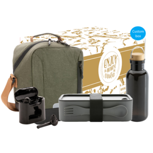 Gift box onboarding Office Break Gift box: with personalized fullcolour print on the outside Personalized card: in your house style with your personal message (A5 format) Impact AWARE™ Urban outdoor cooler bag, green: with adjustable shoulder strap for easy carrying. GRS RPP lunch box with cork, grey: stylish and sturdy lunch box for cold or hot dishes, made of 93% GRS-certified recycled GRS GRS RPET bottle with FSC® bamboo lid and handle, black: single-walled water bottle with handle and FSC®-certified bamboo lid. Liberty wireless earbuds in charging case, black: with 400 m Ah case and 35 m Ah battery, charging time: 1 hours Magnus Business Gifts is your partner for merchandising, gadgets or unique business gifts since 1967. Certified with Ecovadis gold!