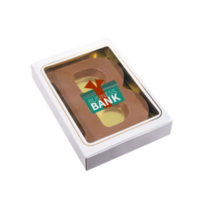 Chocolate with logo Alphabet letter Letters of the alphabet 135 grams of milk chocolate with your logo. Available from A to Z, in white box with transparent window, incl. full-color sticker in your own design on the front. Available color: Transparent/ White Magnus Business Gifts is your partner for merchandising, gadgets or unique business gifts since 1967. Certified with Ecovadis gold!