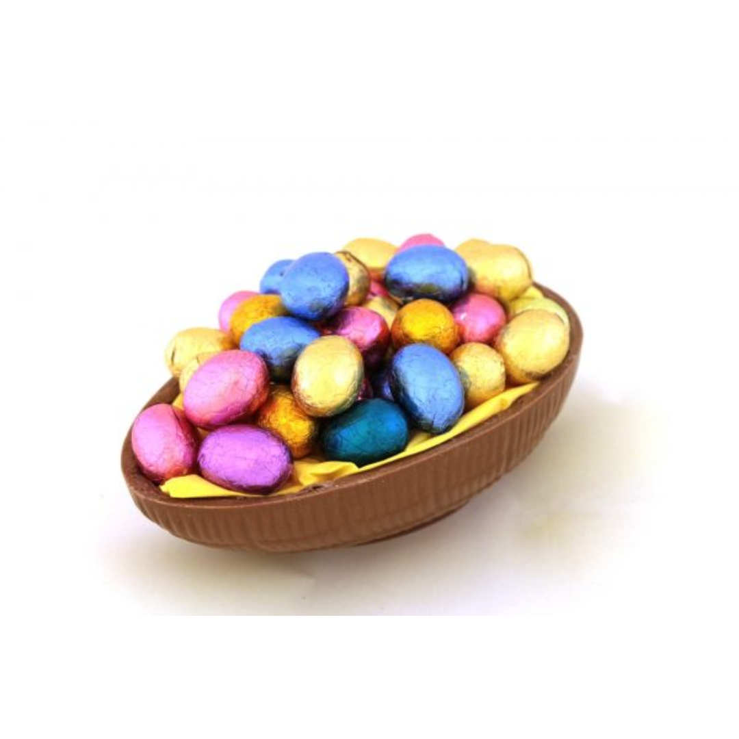 Chocolate with logo Easter egg This cheerful chocolate egg filled with eggs cannot be missed next Easter. Half an egg of Belgian milk chocolate is filled with delicious chocolate Easter eggs. The Easter egg is wrapped in festive cellophane with a bow. With this you really turn Easter into a happy spring party. The large half egg is 17 cm long. In total you get 350 grams of the best Belgian chocolate with this delicious package. The chocolate egg is filled with cheerfully colored Easter eggs in all kinds of different flavors. So there is something for everyone. Magnus Business Gifts is your partner for merchandising, gadgets or unique business gifts since 1967. Certified with Ecovadis gold!