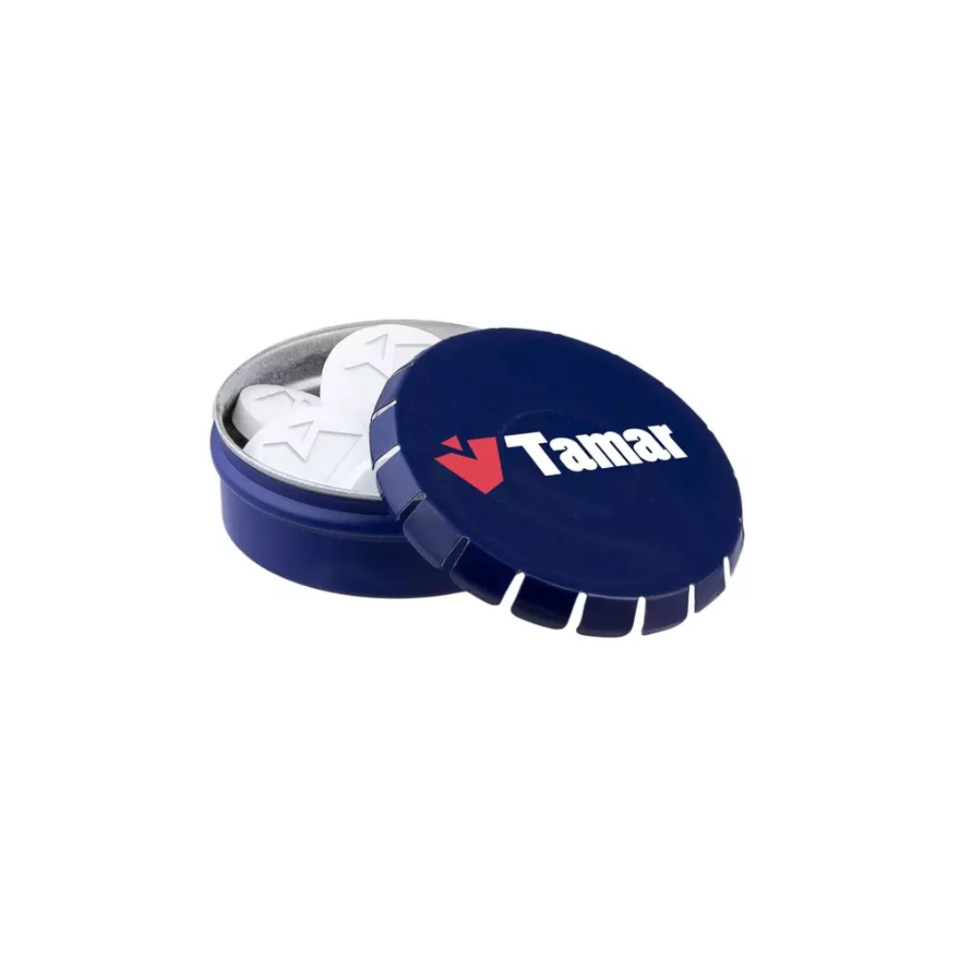 Mints with logo in Tin box Need a unique peppermint with logo? Then order our classic mini clic clac tin filled with fresh Dutch peppermint, individually sealed and provided with an ingredient sticker. Tin with approx. 23 grams. Available in various colours. Available color: Red, Blue, Gray, Silver, White, Black Magnus Business Gifts is your partner for merchandising, gadgets or unique business gifts since 1967. Certified with Ecovadis gold!
