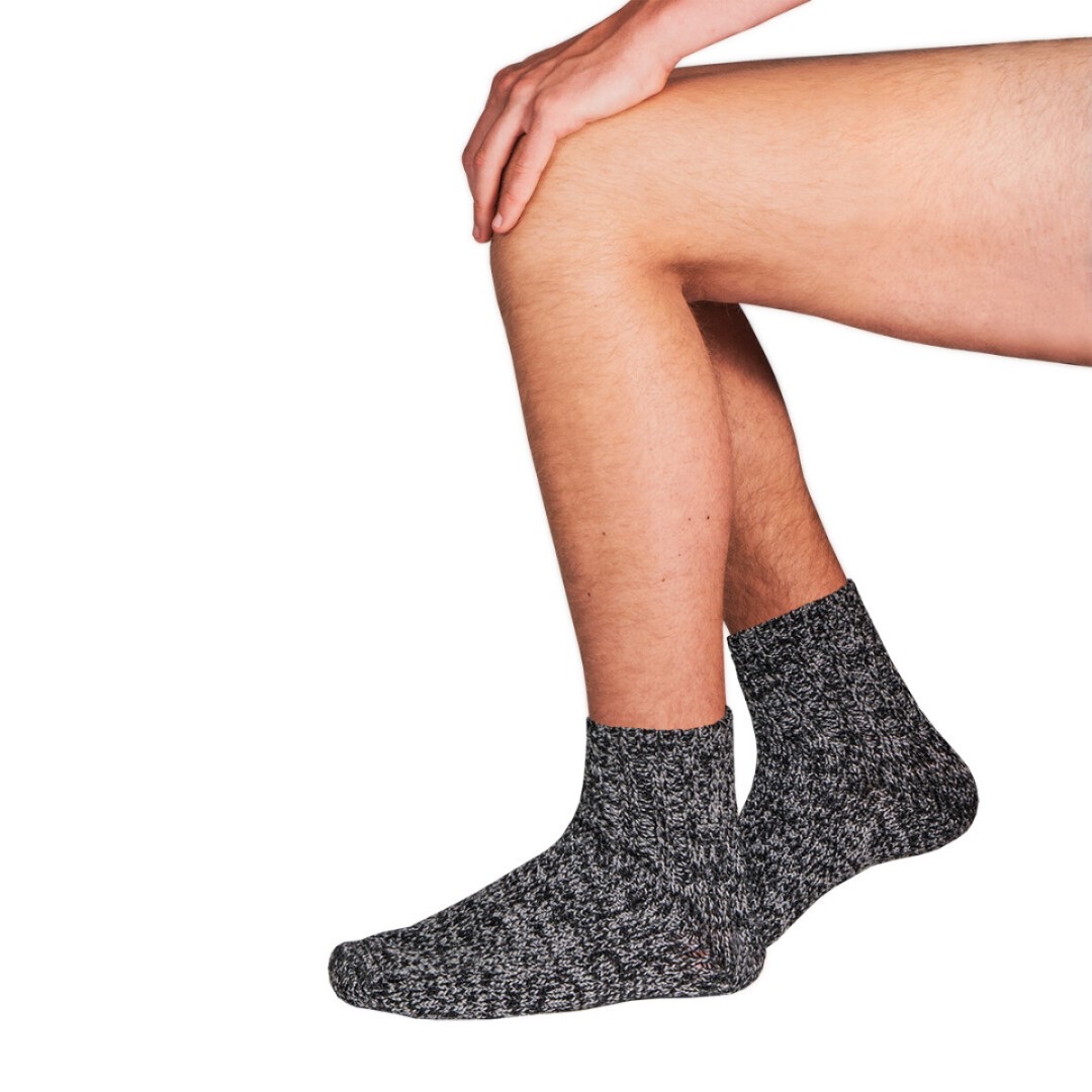 Ankle wool socks with logo Ankle wool socks with logo have excellent temperature regulating qualities and are highly breathable. Due to the unique elasticity of our wool, these socks will never feel tight, and does it not intervene with your blood circulation. Your feet stay comfortable and pleasantly warm during the night so that you can enjoy an undisturbed, and well-earned, night’s sleep. Available in sizes 34-46. 100% itch free wear comfort! Knitted from 60% high-quality sheep wool from New Zealand and 40% elastic Polyamide. Magnus Business Gifts is your partner for merchandising, gadgets or unique business gifts since 1967. Certified with Ecovadis gold 2022!