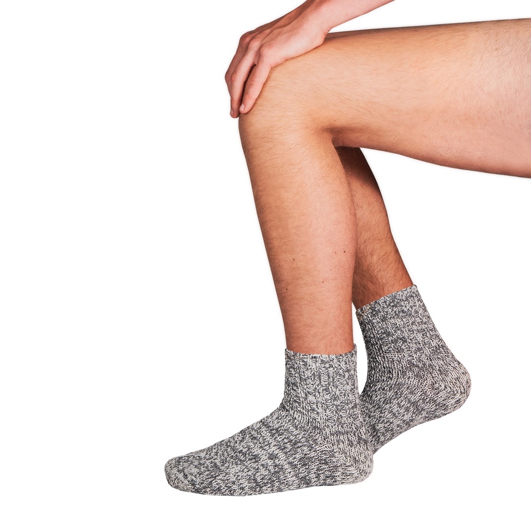 Ankle wool socks with logo Ankle wool socks with logo have excellent temperature regulating qualities and are highly breathable. Due to the unique elasticity of our wool, these socks will never feel tight, and does it not intervene with your blood circulation. Your feet stay comfortable and pleasantly warm during the night so that you can enjoy an undisturbed, and well-earned, night’s sleep. Available in sizes 34-46. 100% itch free wear comfort! Knitted from 60% high-quality sheep wool from New Zealand and 40% elastic Polyamide. Magnus Business Gifts is your partner for merchandising, gadgets or unique business gifts since 1967. Certified with Ecovadis gold 2022!