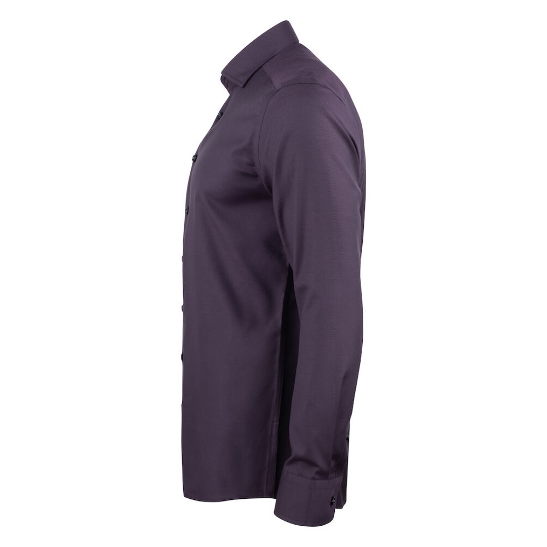Shirt with logo Purple bow Slim Fit two tone seasonal color of sophisticated oxford fabric. With incredible 20% stretch weft way, makes this shirt soft, super comfortable & yet a Non-Iron shirt. Maybe our best take on smart-casual yet. Our guess is this model will quickly become one of your wardrobe essentials. Magnus Business Gifts is your partner for merchandising, gadgets or unique business gifts since 1967. Certified with Ecovadis gold!