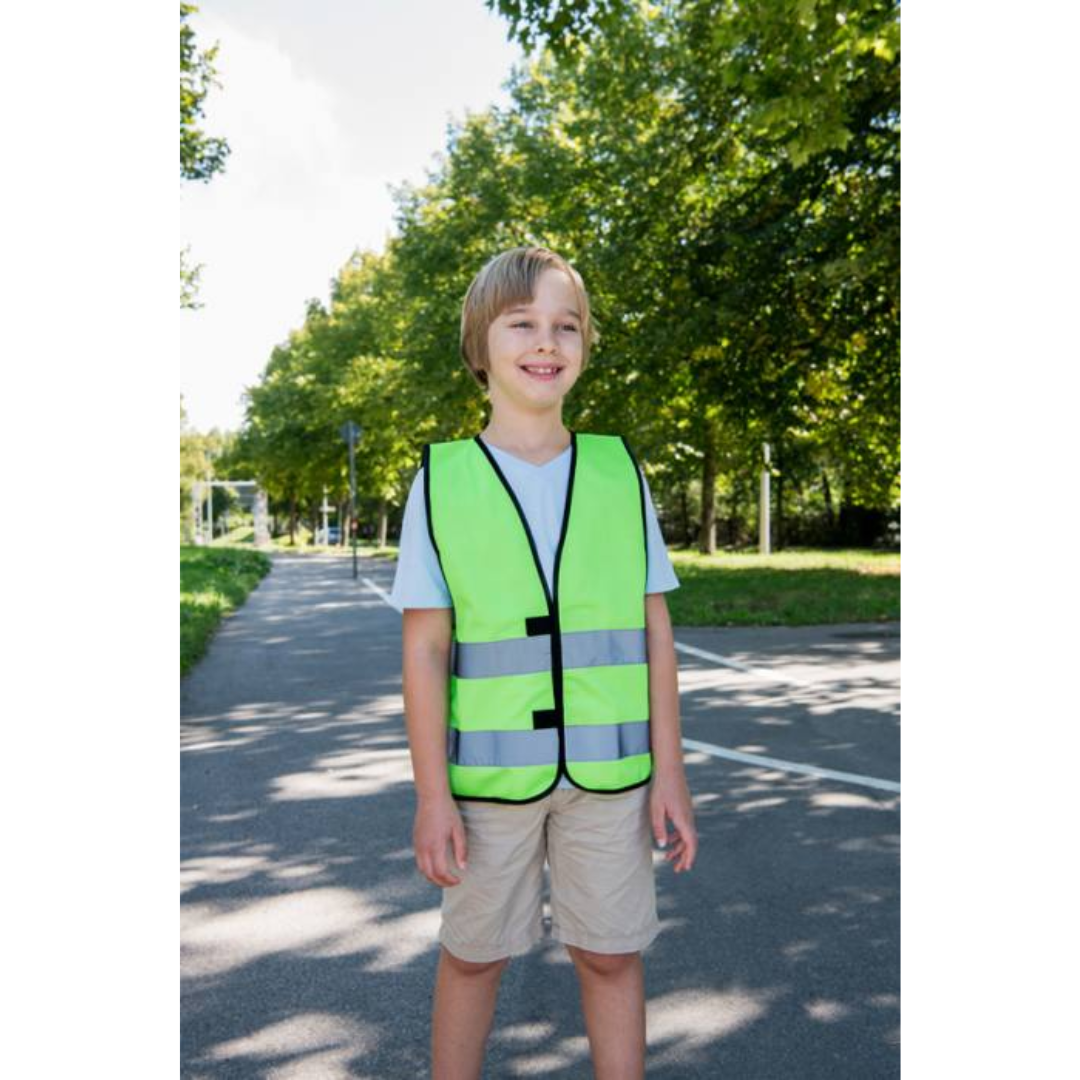Safety vest with Logo Kids - Certified according to EN 17353:2020 Type AB3 - Two 5 cm wide reflective stripes all around the body - Adjustable size with two hook and loop fasteners Sizes: XXS = 3 - 4 years / XS = 3 - 6 years / S = 7 - 12 years Available color: Neon Green, Orange, Yellow, Neon Pink Magnus Business Gifts is your partner for merchandising, gadgets or unique business gifts since 1967. Certified with Ecovadis gold!