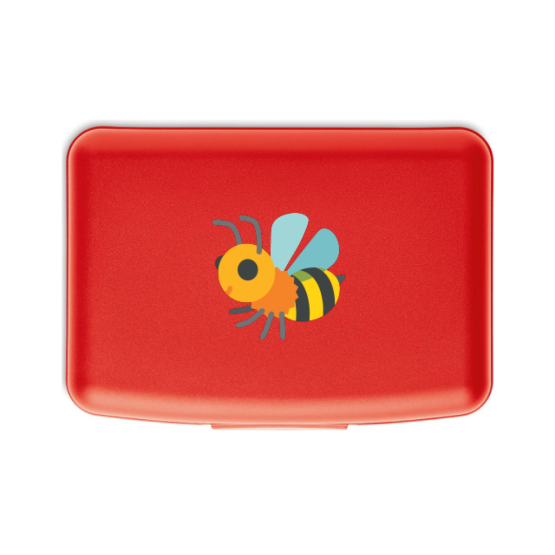 Lunchbox with logo CARMANY Lunch box in recycled PP with click closure. Capacity: 800 ml. Available color: Red, Dark Navy, White, Black Dimensions: 17X12X6CM Width: 12 cm Length: 17 cm Height: 6 cm Volume: 1.78 cdm3 Gross Weight: 0.12 kg Net Weight: 0.095 kg Magnus Business Gifts is your partner for merchandising, gadgets or unique business gifts since 1967. Certified with Ecovadis gold!