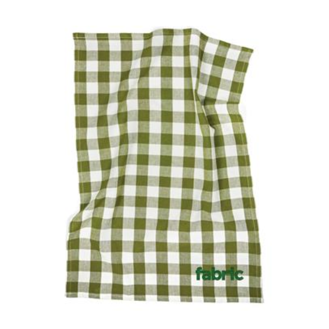 Kitchen gadget with logo Towel VINGA Clare Linen blend Gingham tea towel made of 30% linen and 70% cotton. This classic chequered design provides a subtle and charming rustic look, blending in seamlessly with any kitchen decor. Dry your hands in style! Available color: Blue, Green, Grey Magnus Business Gifts is your partner for merchandising, gadgets or unique business gifts since 1967. Certified with Ecovadis gold!
