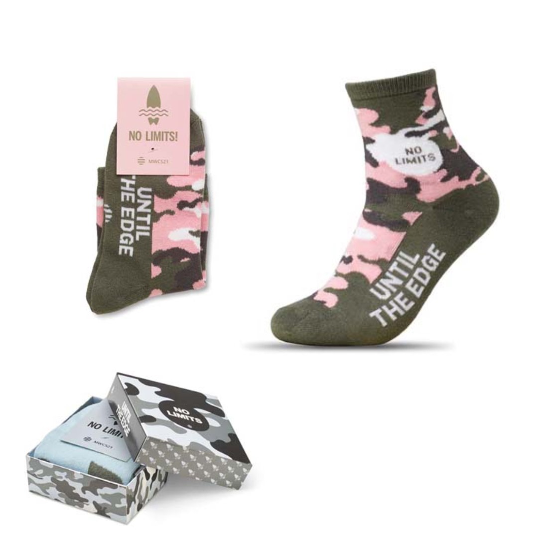 Custom crew socks Crew socks in your wished design and woven with the colors (up to 5) of your Choice. You can add the optional full colour paper tag with your custom design as well. Size M: 36-40 (sole length ca. 17cm and leg height: 17cm) Size L: 41-46 (sole length ca. 23cm and leg height: 23cm) MOQ is 100 pairs per design and per size. Material: 68% cotton, 29% polyester, 3% spandex. The items are packed with 20 pairs per poly bag. Magnus Business Gifts is your partner for merchandising, gadgets or unique business gifts since 1967. Certified with Ecovadis gold!