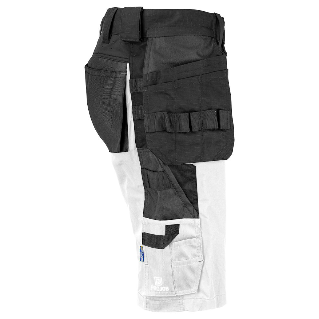 Projob Short with logo Short fully stretchy for more comfort and freedom of movement. Modern fit: narrow legs. The sides at the top are not stretchy to give the trousers stability. Ventilation at the waist through perforated waistband. Spacious leg pockets on both sides, telephone pocket with magnetic closure. Left pocket: leg pocket for tools and pens. Available color: White, Navy, Grey, Black Material 1: 65% polyester, 35% cotton 240gr Material 2: 100% polyester 210gr Material 3: 91.5% nylon, 8.5% spandex 240gr Material 4: 100% polyamide 230gr Reinforcements: 89% Cordura®, 11% spandex Magnus Business Gifts is your partner for merchandising, gadgets or unique business gifts since 1967. Certified with Ecovadis gold!
