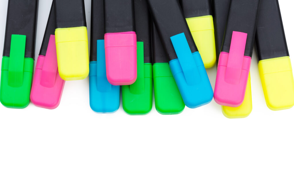HIGHLIGHTER WITH YOUR LOGO Magnus Business Gifts has a large range of quality highlighters with your logo. A highlighter with your logo can be at work, school or as a giveaway at job fairs or marketing events. With highlighters with your logo you create a professional look while generating extra visibility. Shine a spotlight on your organisation and make people smile at the same time with a highlighter in your branding.