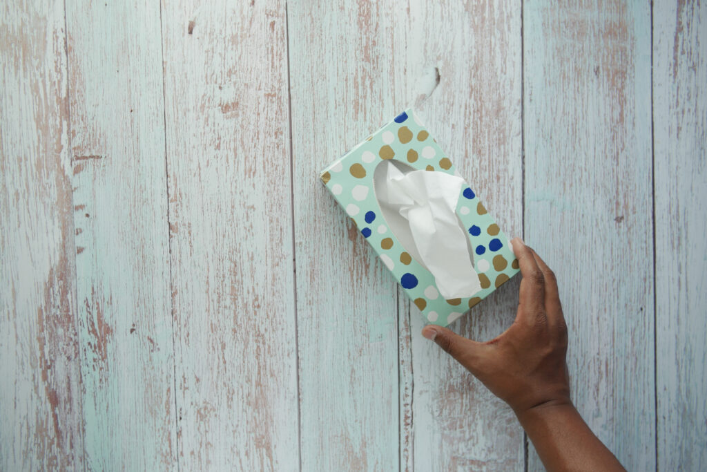 A tissue box with logo belongs to the hygienic paper products, because the tissue is thrown away after use and therefore there is less chance of further contamination. Ideal to use during colds, allergies, flu, fever and eroticism. Our tissue boxes with logo come with 2-ply tissues, with the box itself made out of FSC-certified paper with a subtle gloss coating. There is a choice of many different standard shape tissue boxes with logo. We can also design a custom-made tissue box with logo as per your requirements. A tissue box with your logo offers plenty of scope for printing thanks to its all-over printing surface. Ask our team now what you can do with your budget.