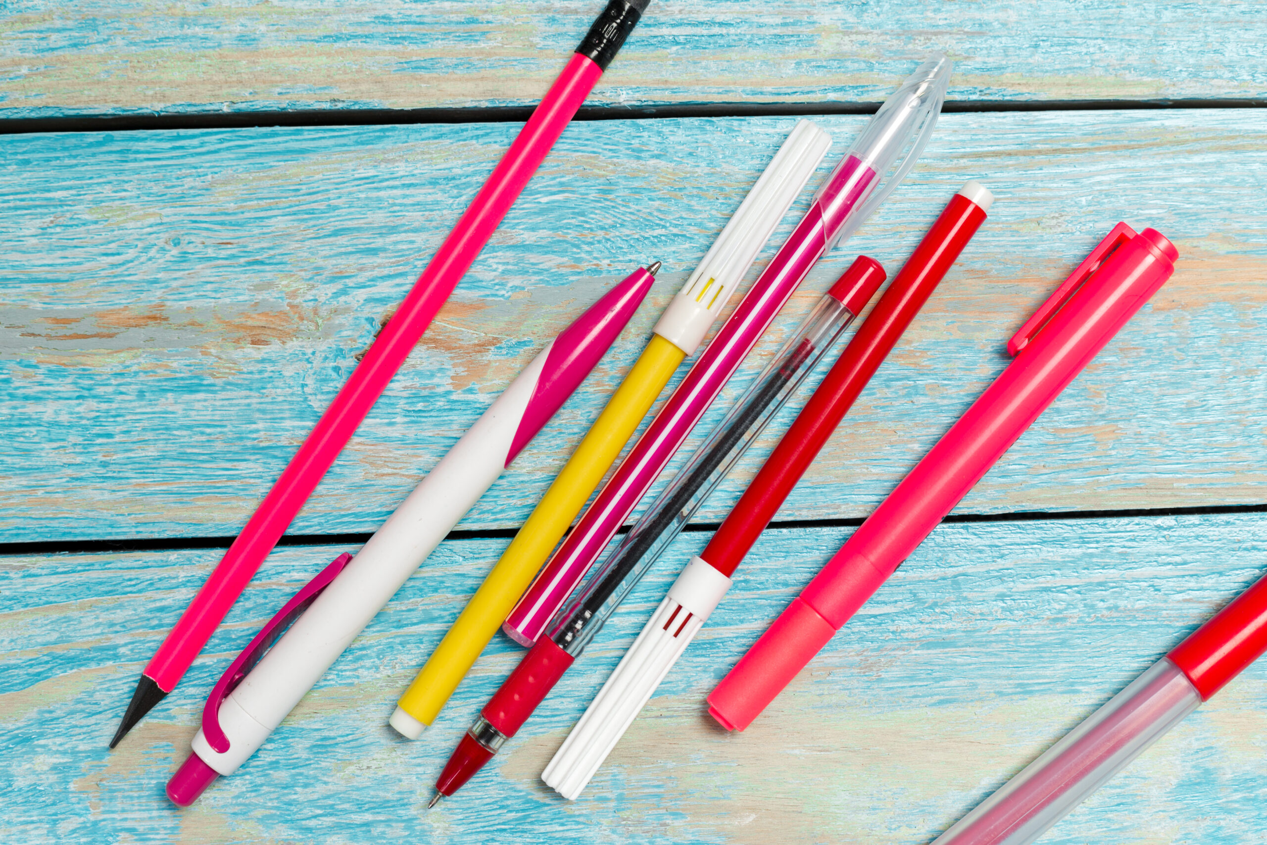 CUSTOM QUALITY PENS AND PENCILS WITH LOGO Did you know pens with logo can change hands up to 8 times? Pens with logo, pen sets, and pencils are classic, practical, and custom-able gifts that can make a lasting impression on recipients. Whether you are looking to promote your school or brand, reward employees, or thank customers, customized writing instruments are an excellent choice. Check also our Senator pens and ask our team what you can do with your budget.