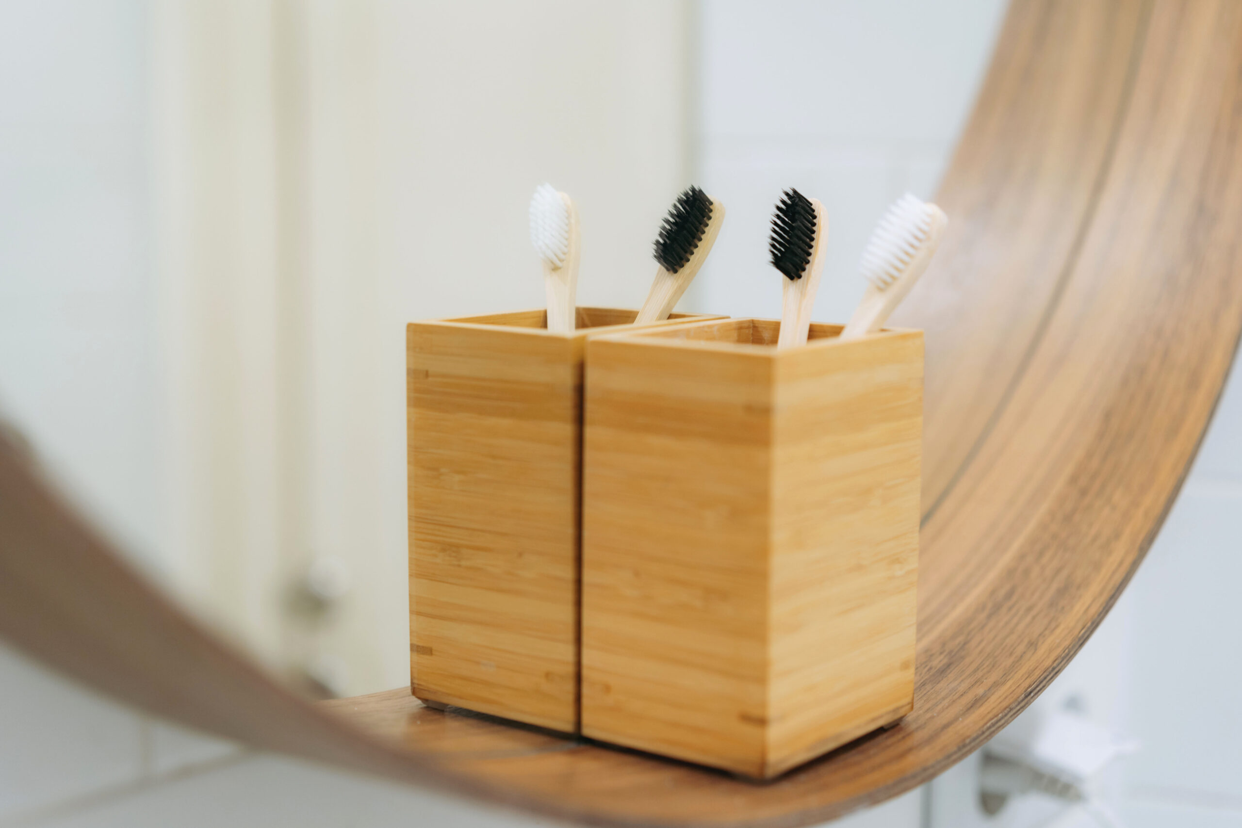 Bamboo is a fast-growing and renewable resource that is easy to harvest and process. It is also durable, lightweight, and has a natural look and feel that makes it a popular choice for gadgets. Here are some examples of bamboo gadgets that can be printed with your logo: Bamboo phone cases: Phone cases made from bamboo are a sustainable alternative to traditional plastic or leather cases. These cases can be printed with your company’s logo and given as a gift to clients or employees. Bamboo speakers: Bamboo speakers are a stylish and eco-friendly gadget that can be used to listen to music or other audio. These speakers can be printed with your company’s logo to create a unique and personalized gift. Bamboo USB drives: USB drives made from bamboo are a sustainable option for storing and transferring digital files. These drives can be printed with your company’s logo and given as a gift to clients or employees. Bamboo cutting boards: Cutting boards made from bamboo are a sustainable and durable option for kitchens. These boards can be printed with your company’s logo and given as a gift to clients or employees who enjoy cooking or entertaining. When choosing bamboo gadgets for a business gift, it’s important to consider the environmental impact of the product, as well as the quality and usefulness of the gadget. By choosing sustainable gadgets printed with your logo, you can show your commitment to sustainability while also providing a useful and thoughtful gift to your clients or employees.