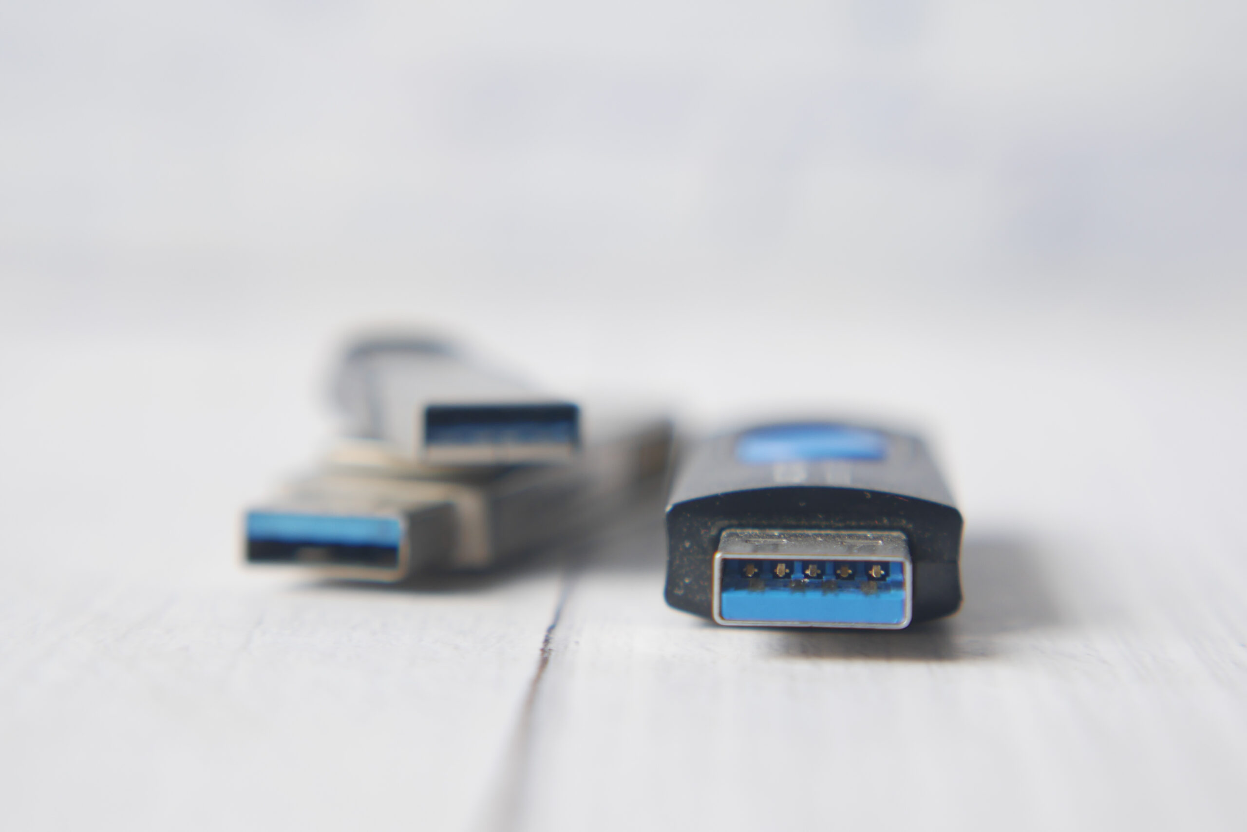 CUSTOM MADE USB ITEMS WITH YOUR LOGO A USB stick with your logo are a cost-effective and practical way to promote your brand and increase brand awareness. They are useful items that people use every day, making them an excellent choice for promotional merchandise. With a wide range of customization options available, you can create a unique and memorable gadget that represents your brand and appeals to your target audience. At special demand, Magnus Business Gifts can make you a custom usb stick in 3D of the object you want . Our USB sticks can be used as a giveaway but also as a luxury business gift. Ask our team now what you can do with your budget and ask for a free quote.