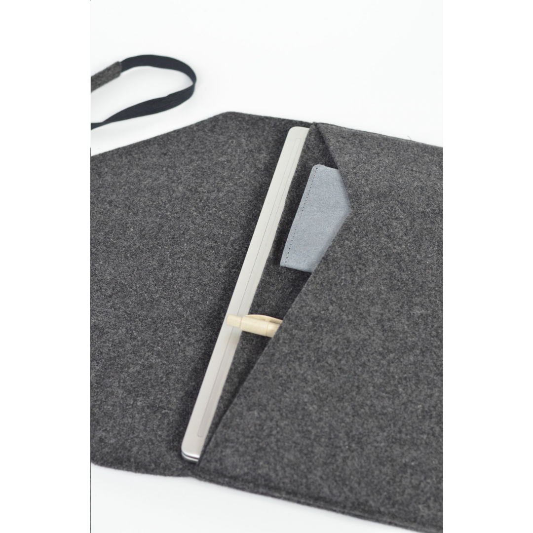 Recycled Felt Laptop Sleeve 15/16" - Image 4